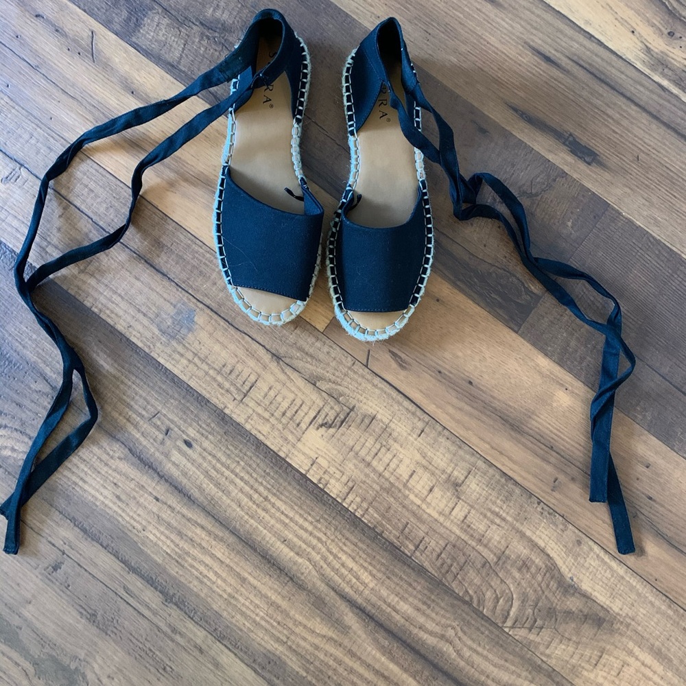 NWOT black espadrilles lace up ankle